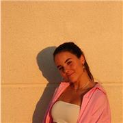 Me encantan los niños, soy una chica responsable con muy buenas notas y muy constante. Sé mucho inglés también y se me da bien hacer las clases entretenidas